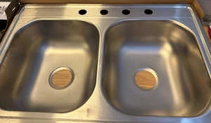 Elkay Dayton 33 pulgadas x 22 in. x 6-9/16 pulgadas Fregadero de cocina Equal de doble cuenco - Imagen 1 de 4