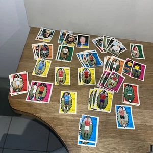 Lot De 60 Vignettes Autocollantes De Foot Album Football 1976-77 - Picture 1 of 2
