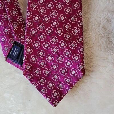 Charles Tyrwitt Magenta Rosa Margaritas Corbata Floral Jacquard Seda Texturizada Foto 1 de 4