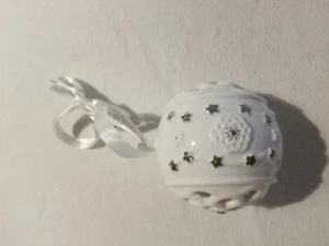 Adorno de Navidad redondo blanco de Pandora - Imagen 1 de 3