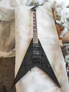 Flying King V Electric Guitar Glossy Floyd Rose Vibrato Black And White - Picture 1 of 6