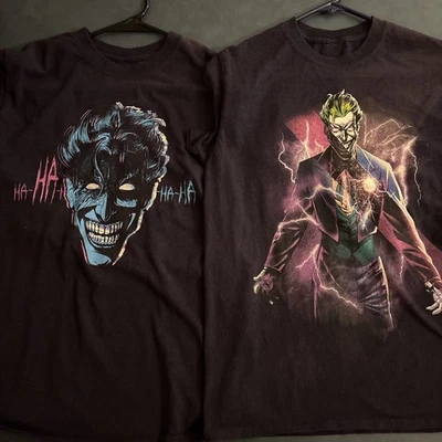 Lot of 2 Six Flags Batman The Joker Graphic T Shirts Size Small - Image 1 of 4