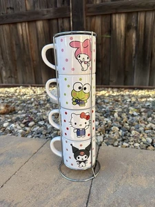 JUEGO DE 4 TAZAS DE CAFÉ Hello Kitty, Kuromi, Melody & Keroppi con SOPORTE DE TORRE - Imagen 1 de 11