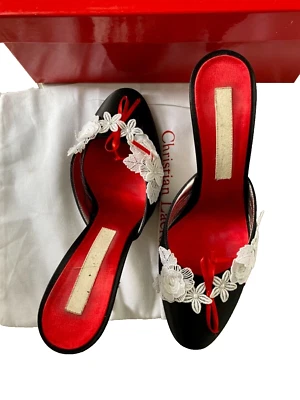 $380 Christian Lacroix Negro Satinado Tacones de Mula Encaje Blanco Flores Rojo Plantilla 9.5 Foto 1 de 4