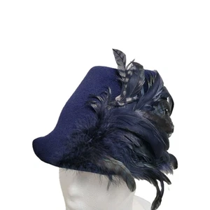 Rosie Olivia Federhut blau Filz Handarbeit in Großbritannien - Vintage Millinery Neu mit Etikett - Bild 1 von 18