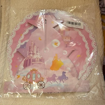 Suporte para cupcake temático princesa rosa três camadas com castelo dourado / Novo 🏰 - Imagem 1 de 3