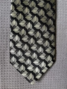 Gianfranco Ferre silver and black leaf pattern silk tie 3-5/8x56 - Picture 1 of 3