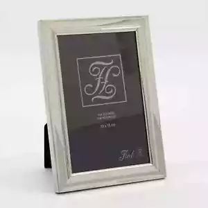 Silver Photo Frame - Elegant Mirrored Design by FINK for 6"x4" Photos - Picture 1 of 1