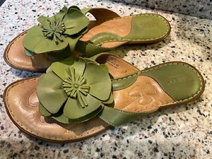 BORN CROWN Avocado green FLOWER LEATHER thong style slides SANDALS SIZE 9/40.5 - Picture 1 of 8