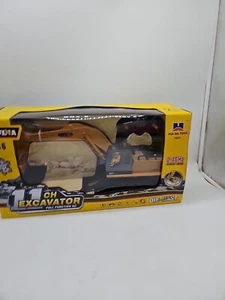 Brand new Huina 11CH 1:16 2.5GHz die-cast remote control full function excavator - Picture 1 of 4