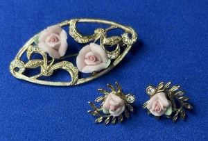 Beautiful Vtg Ceramic Bisque Pink Rose Earrings Gold Tone Brooch Set - Picture 1 of 2