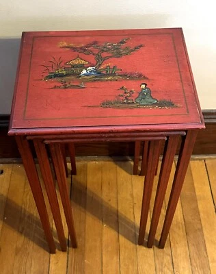 Mesas anidadoras vintage de laca roja Chinoiserie - Engel Inc. NY - pintadas a mano Foto 1 de 4