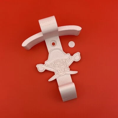 Mochila temática pirata Disney, sombrero y oreja de ratón colgador de pared Foto 1 de 4