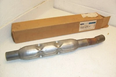 1956 1957 56 57 LINCOLN CONTINENTAL MARK II NOS ESCAPE RESONADOR 1 ORIGINAL FOMOCO Foto 1 de 2