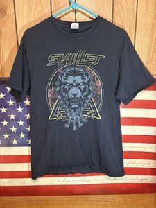 Camiseta De Colección Skillet We Walk As Lions Banda de Rock Gira de Conciertos - M - Imagen 1 de 3