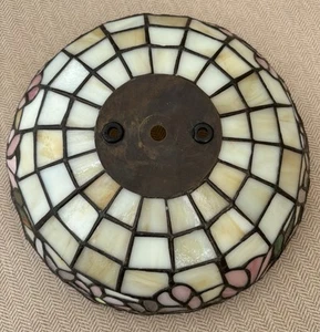 Tiffany Style Shade ( Off a Fantasia Savannah Ceiling Fan) - Picture 1 of 2