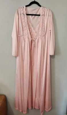 Conjunto de Camisón Vintage Gilead Rosa Nylon Borde de Encaje Talla Pequeña Talla Mediana Foto 1 de 4