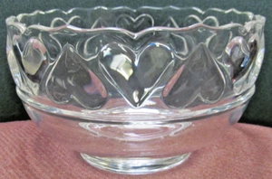 SPECTACULAR 8" TIFFANY & CO HEART CRYSTAL BOWL SCALLOPED TOP RIM MANUFACT ETCHED - Bild 1 von 5