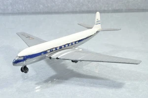 BI006 Dinky Toys GB #702 DeHavilland DH Comet R/- - Imagen 1 de 3