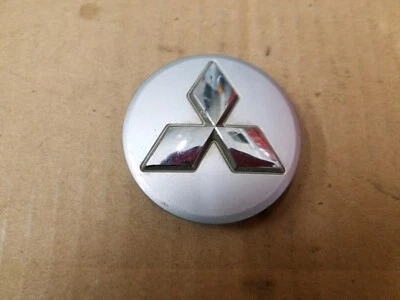 Cubierta de buje tapa central Mitsubishi OEM 2007-2012 Eclipse Galant Lancer 4252A013ZZ Foto 1 de 2