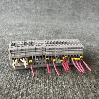 Lot of 39 - Entrelec M4/6 5116 Grey Terminal Block 4MM 600V RATED 24-10 AWG Used - Image 1 of 4