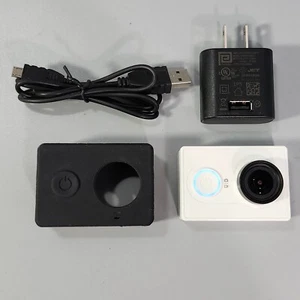 Xiaomi YI Action Camera Full HD 1080p 16MP Ultra-Ampia Bluetooth WiFi Cover USB - Foto 1 di 22