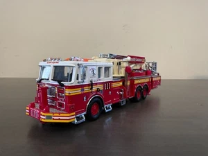 1/64 Code 3 Seagrave FDNY- Tower Ladder 111 - Picture 1 of 19
