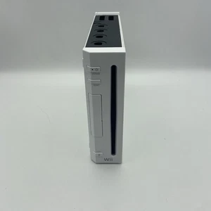Consola Nintendo Wii Blanca RVL-001 Para Piezas O Reparación Tiene Alimentación No Lee Disco - Imagen 1 de 6