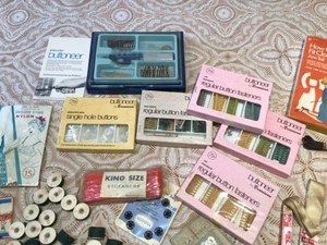 Buttoneer Kit Vintage RONCO Crafting & Sewing Supplies - Picture 1 of 8