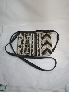 Tracolla in pelle e tessuto fantasia bianco e nero marca Lucky 8,5" x 7" - Foto 1 di 12
