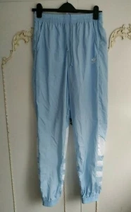 Pantalon de survêtement léger bleu bébé grand logo Adidas femme neuf avec étiquette taille UK 10 - Photo 1/7