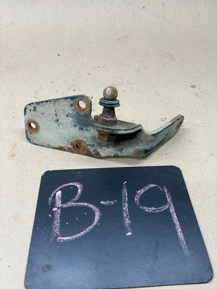 1981-1993 Dodge Ramcharger D250 W150 MANUAL TRANSMISSION 4 SPD Z BAR MOUNT FLOOR - Image 1 of 4