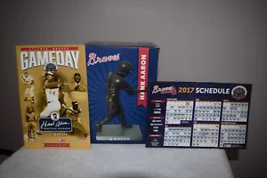 SGA Hank Aaron Atlanta Braves Estatua Nueva en Caja con Programa e Imán Limitado Rara - Imagen 1 de 13