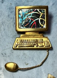 Broche/pin de computadora vintage tono dorado, firmado JJ - Imagen 1 de 4