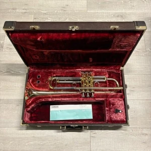YAMAHA Custom YTR-800G Trumpet With Case - Picture 1 of 10