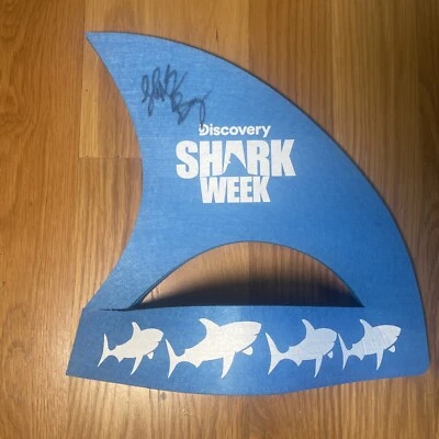 *ПОДПИСАННАЯ* Шляпа Pro Wrestler Sharkboy Shark Week Discovery Channel Foam Fin TNA WCW - Изображение 1 из 2