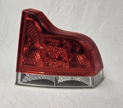 Conjunto de lanterna traseira externa direita do passageiro Volvo S60 2001-2009 - Imagem 1 de 4