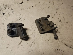 Soportes de montaje estabilizador amortiguador de dirección OEM 1996 F350 2x2 - Imagen 1 de 5