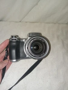 Sony Cyber-shot DSC H1 Super Steady Shot 12x 5.1 MP Tested - Picture 1 of 8