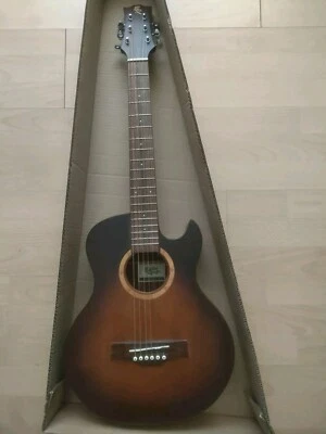 Baton Rouge Sweetie C, Travel Guitar, Reisegitarre, Mini Jumbo - Bild 1 von 4