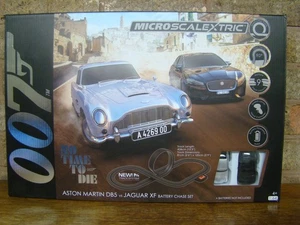 Micro Scalextric 007 Aston Martin DB5 Jag - Picture 1 of 5