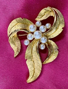 Vintage Krone Trifari goldfarbene Kunstperlen Statement Blatt Brosche Anstecknadel - Bild 1 von 5