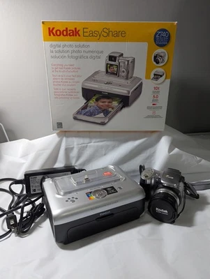 Kodak Easy Share Z740 5MP Digital Camera + Printer Dock Series 3 Bundle  - Image 1 of 4
