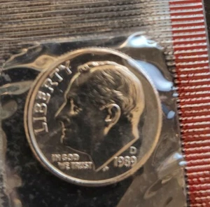 1989-D Roosevelt Uncirculated Dime in Original Mint Cello - Picture 1 of 2