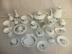 c4 Porzellan Knochen China Wedgholz - Clementine - modernes blaues Porzellangeschirr 2C3A - Bild 1 von 41