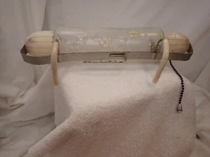 Vintage Lamp Shade ~ Clear Flower Glass Lamp Shade ~ Deco bed light - Picture 1 of 6