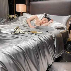 Set biancheria da letto in seta massello con copripiumino lenzuola federe lenzuola di lusso - Foto 1 di 45