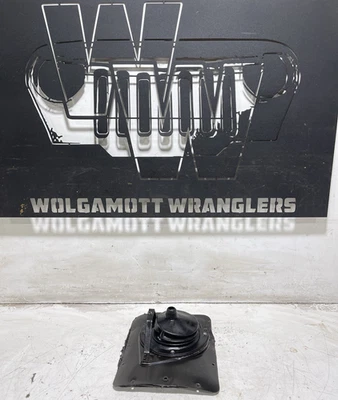 Jeep TJ Wrangler 97-02 Manual 5 velocidades Palanca de cambios Túnel Cubierta Placa y Bota de cambio interior Foto 1 de 4