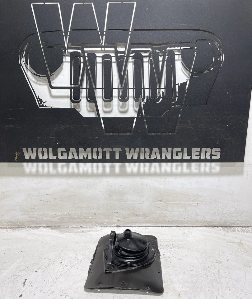 Jeep TJ Wrangler 97-02 Manual 5 velocidades Palanca de cambios Túnel Cubierta Placa y Bota de cambio interior Foto 1 de 4