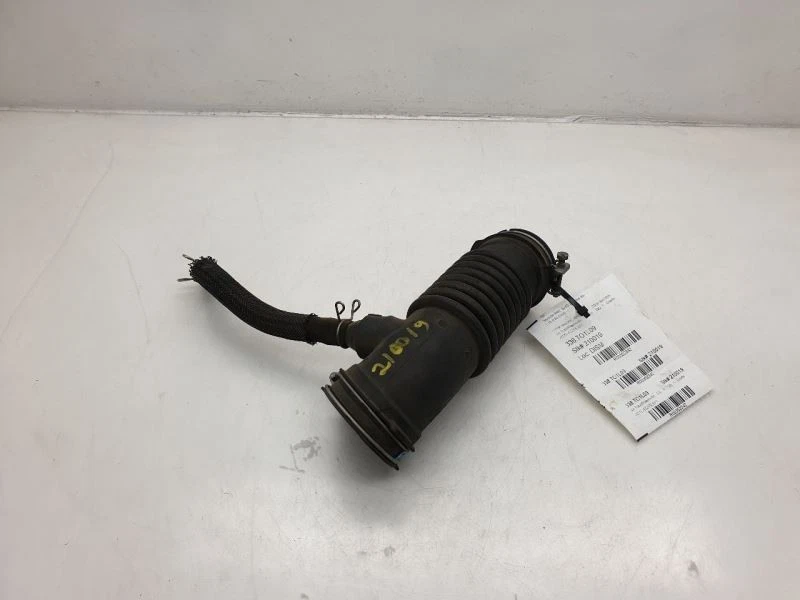 Toyota Matrix 2009 1,8 L 4 cilindros filtro de aire montaje de tubo resonador  Foto 1 de 4